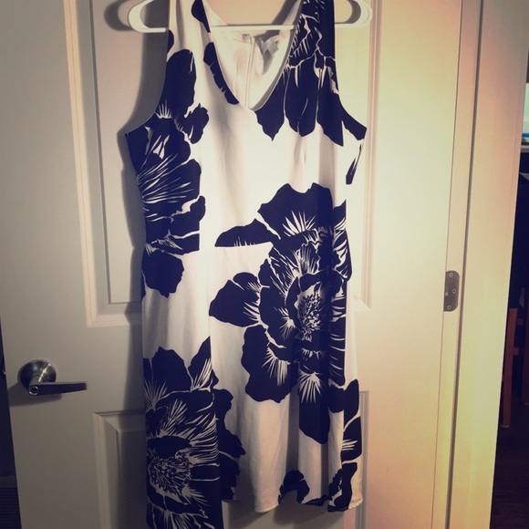 Black and white dress - Picture 1 of 2